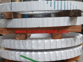 Stainless steel tape cutting