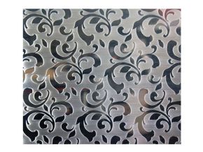 Strawberry flower patterned plates