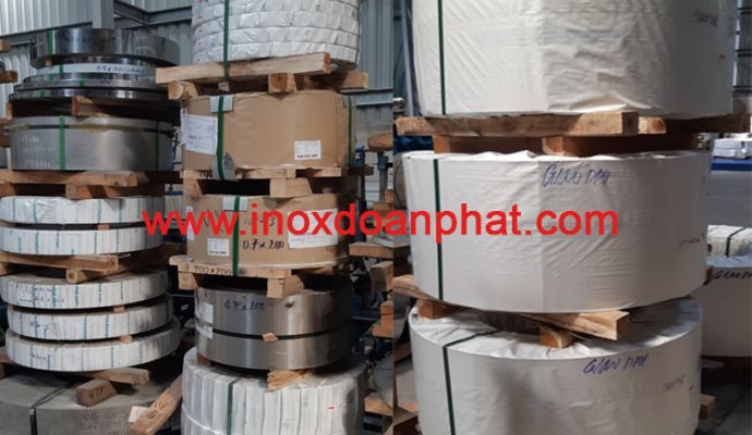 Stainless steel tape cutting