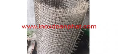 Production of stainless steel knitting mesh